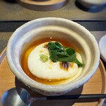 日本料理 TOBIUME - キャ～～～、素晴らしい白子様が登場。(￣∇￣ﾉﾉ"ﾊﾟﾁﾊﾟﾁﾊﾟﾁ!! 見て見て見て、、と言いたくなるほどの大きさと厚みにオバサン興奮状態。σ(^◇^;)