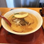 麺場 田所商店 - 料理写真:青森津軽味噌らーめん(1,100円、斜め上から)