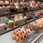 トシ・ヨロイヅカ アトリエ - 