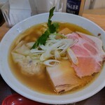 手打ち正麺 Hachimitsu - 料理写真:しなそば