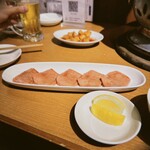 炭火焼肉ホルモン まるは - 