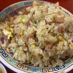 あけぼのラーメン - 量が素晴らしい炒飯