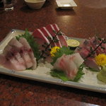 酒徒庵 - 刺し盛（寒鰤・鯵・鰆・チヌ）