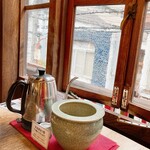 悟空茶荘 - 窓際のお席