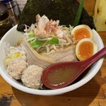 つけ麺 しろぼし - まろやかな節系スープ。