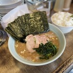 ラーメンチョップ - 料理写真:ラーメン並1,000円と海苔150円と中ライス200円です。