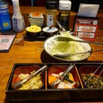 岡本庵 - カウンターの様子