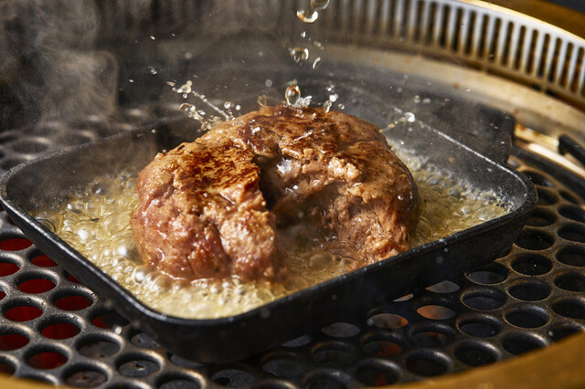 Hamburger steak(飲めるハンバーグ)