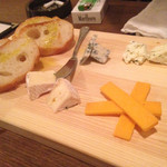 Teppanya Enishi - ４種のチーズ盛合せ