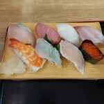 マルトモ水産 鮮魚市場 - 