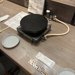 ジンギスカン×厚岸牡蠣  ラムグチカズヤ - 溶岩プレートが秀逸