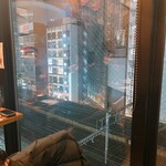 海の達磨 魚心 - 窓の外に新幹線、嬉しい