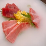 海の達磨 魚心 - ドリーミングスモークの中からお刺身！笑う！楽しい演出大好き！