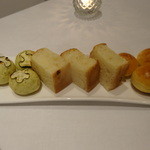 リストランテ サクラ - ズッキーニとオニオンと人参のパン