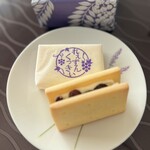 御菓子処 藤むら - レーズンは大粒でたっぷりと20粒ほど入っており…
粒立ちが良く、プルンとした食感♪
ほのかなラム酒の風味が上品に香り…
ふわっと鼻に抜けます(*´-`)♡