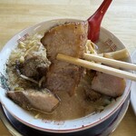 大ちゃんラーメン - チャーシューリフトアップ