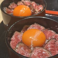 炭火和牛焼肉もうもう亭 - もうもう牛まぶし（出汁付き）卵トッピング