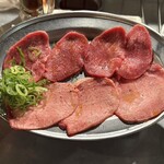 ホルモン肉問屋 小川商店 - 