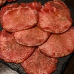 本格焼肉・もつ鍋 肉衛門 - 