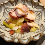お酒とヒトサラ 真皿 - タコのマリネ