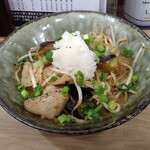 皆様居酒屋 大山ゴールデン - 揚げナス豚バラポン酢 648円