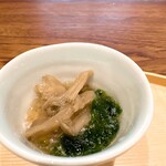 旬彩天 つちや - 箸休め 汲み上げ湯葉、舞茸、生青海苔の酢の物 ◎