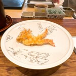 旬彩天 つちや - 天草 車海老の身と頭、高山寺の国宝鳥獣戯画のお皿