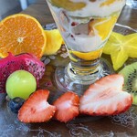 fruits farm franc - 赤のドラゴンフルーツ、服に汁がつくと取れないらしいので気をつけて下さいね