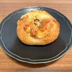 ブーランジェリーブルディガラ - 焼きカレーパン バターチキン