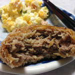 川下精肉店 - 100円メンチカツ 肉厚でボリュームがあります。