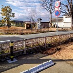 へんばや商店 - 駐車場から見える向こう側　散策出来ます◎
      　　（以前は駐車場だった所）