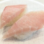 はま寿司 - 料理写真:みなみまぐろ大とろ 110円×2