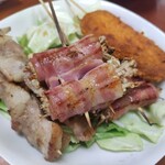 居酒屋童 - 豚バラ、えのき巻、ぎょろ天