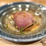 La Stalla - 対馬産近藤さんの船上神経〆鰤（ぶり）稲藁アフミカート 県北産山独活 2年熟成まぐろボッタルガ