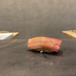 鮨 うら紀 - 青森延縄産　炙り大トロ　内側のみサッと炙った