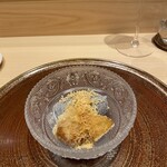 鮨 うら紀 - 次郎柿の天麩羅と蘇　黒胡麻のアイス　