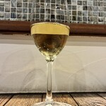 セブンズカフェ - まるさん注文の白ワイン
