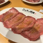 大衆炭火焼肉ジンギスカン ホルモン酒場 風土. - 