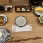 炭火焼き魚と、土鍋炊きごはん。定食屋 おちゃわん - 