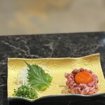 焼肉たまき 京橋店 - 炙りユッケ