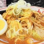 蒙古タンメン中本 - シャキシャキの歯応えの野菜