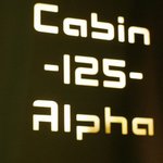 Cabin 125-Alpha - 看板は、ちょっとカッコイイ