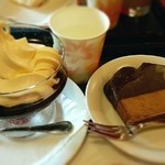 カフェ・ベローチェ - コーヒーゼリー
            バナナチョコパウンドケーキ
            