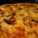 ウルフギャング・パック　 PIZZA BAR - マッシュルームが薫り立ちます