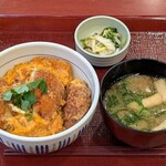 なか卯 - 料理写真:なか卯 茅場町店 牡蠣とじ丼 ごはん小盛 760円 ＋ みそ汁＆京風つけもの 170円（共に税込）
