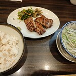 牛タン焼専門店 司 - 牛タン定食。値段ほどの満足は無い