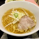 東天紅 - 半ラーメン