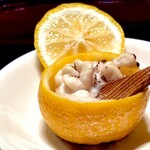 多仁本 - 柚釜の中には炙った河豚の白子と蓮根ご飯　白子は炙りが好みなのでこれは嬉しい♫