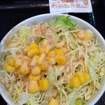 吉野家 - サラダにはゴマドレをかけました