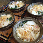 今や一番人気メニューになりつつあります、鶏塩鍋焼きうどんです。